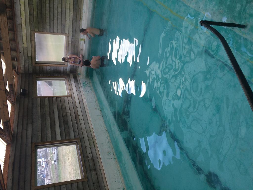 Готель Lolo Hot Springs Екстер'єр фото