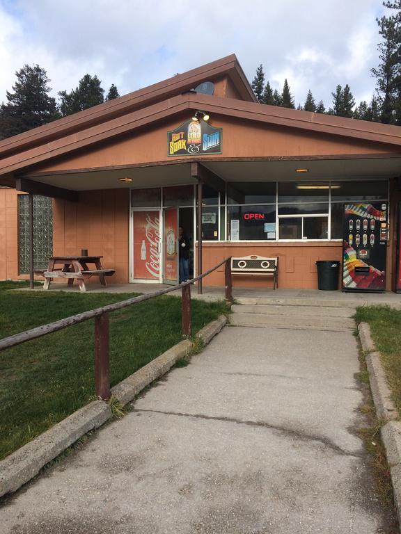 Готель Lolo Hot Springs Екстер'єр фото