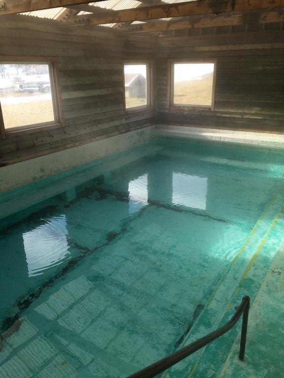 Готель Lolo Hot Springs Екстер'єр фото