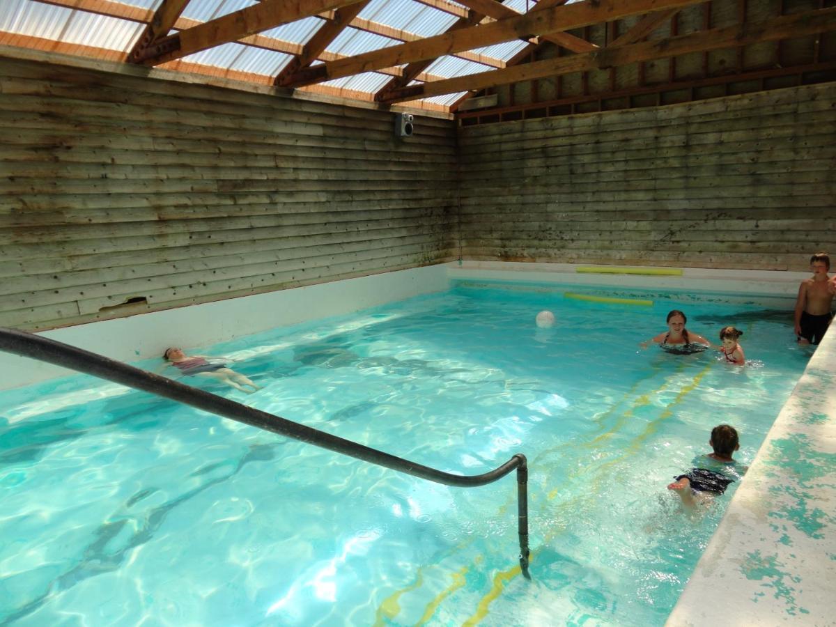 Готель Lolo Hot Springs Екстер'єр фото